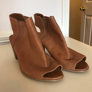 Steve Madden Leather Peep Toe Heels Size 10
